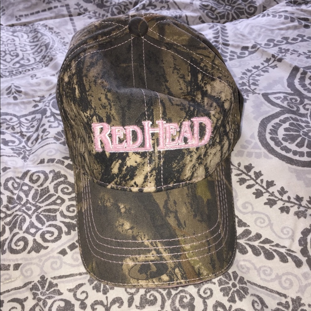 Red Head camouflage hat
